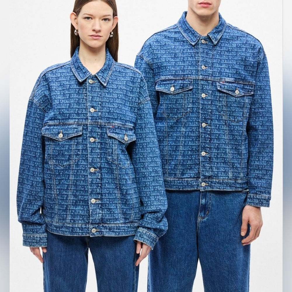 Tommy Hilfigher Unisex DenimTrucker Jacket all over print mid wash blue Nwt Sz S